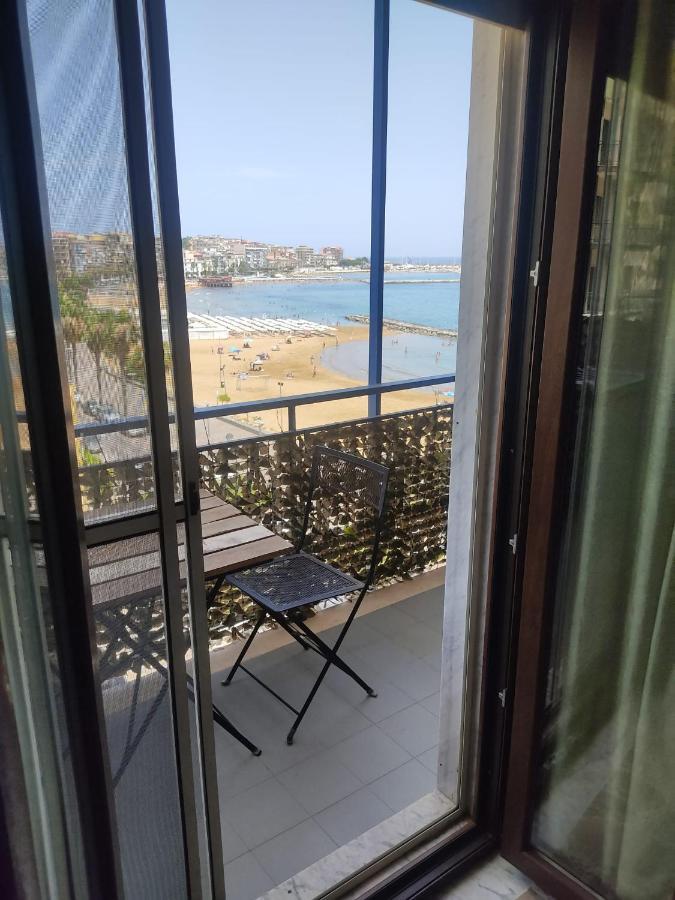 Il Girasole Bed & Breakfast Кротоне Екстериор снимка